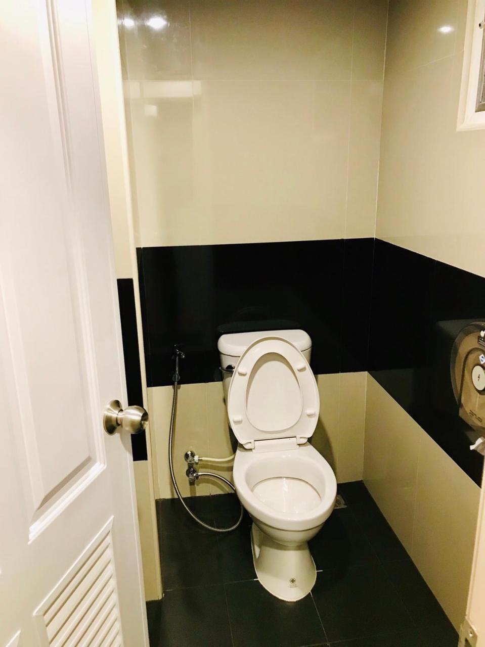 New Warm Light Hostel Чиангмай Екстериор снимка