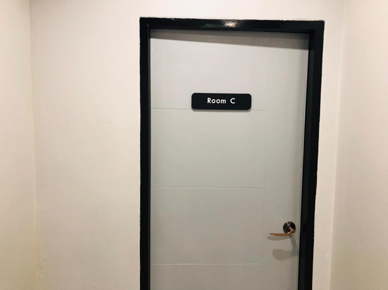 New Warm Light Hostel Чиангмай Екстериор снимка