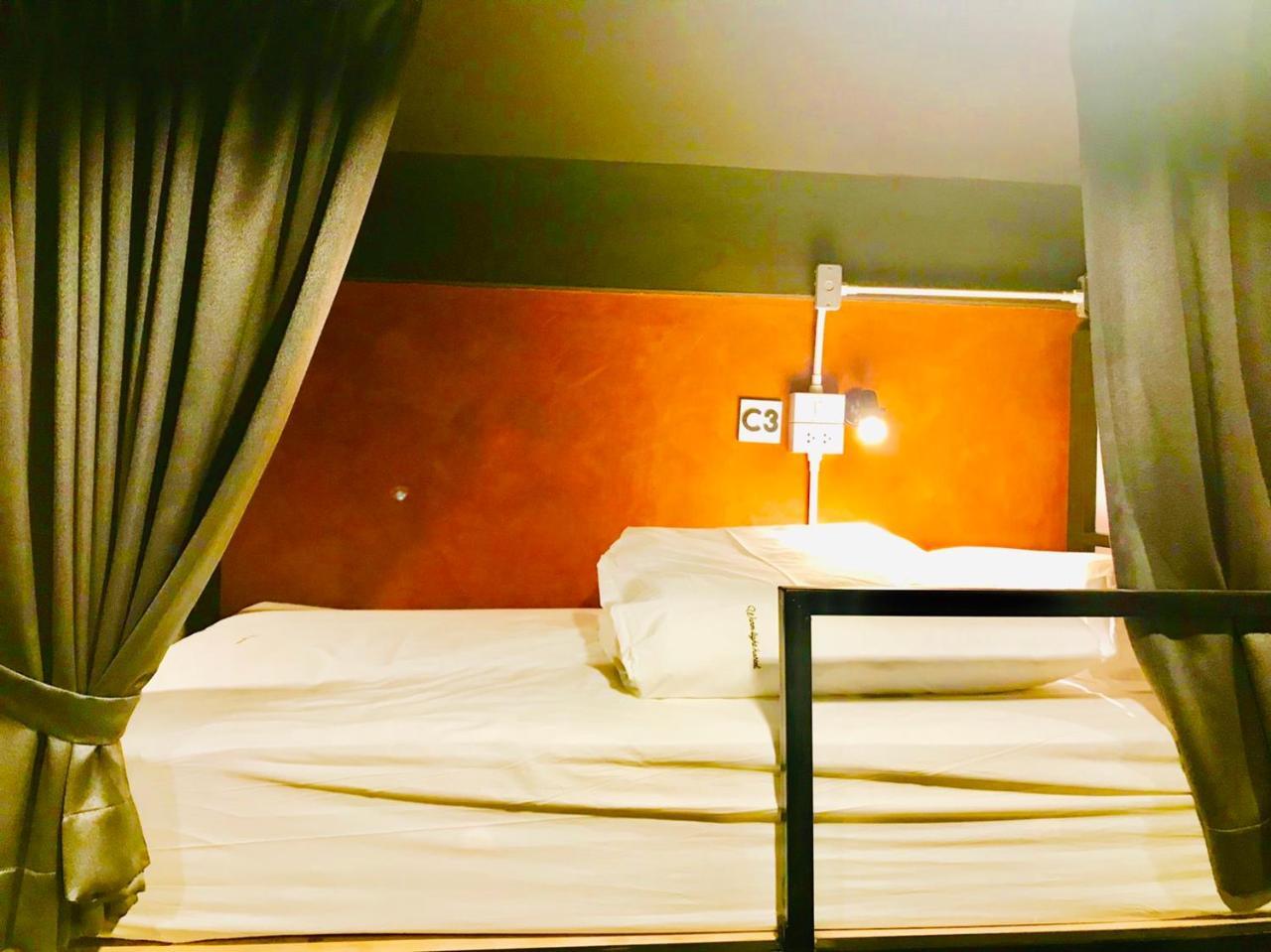 New Warm Light Hostel Чиангмай Екстериор снимка