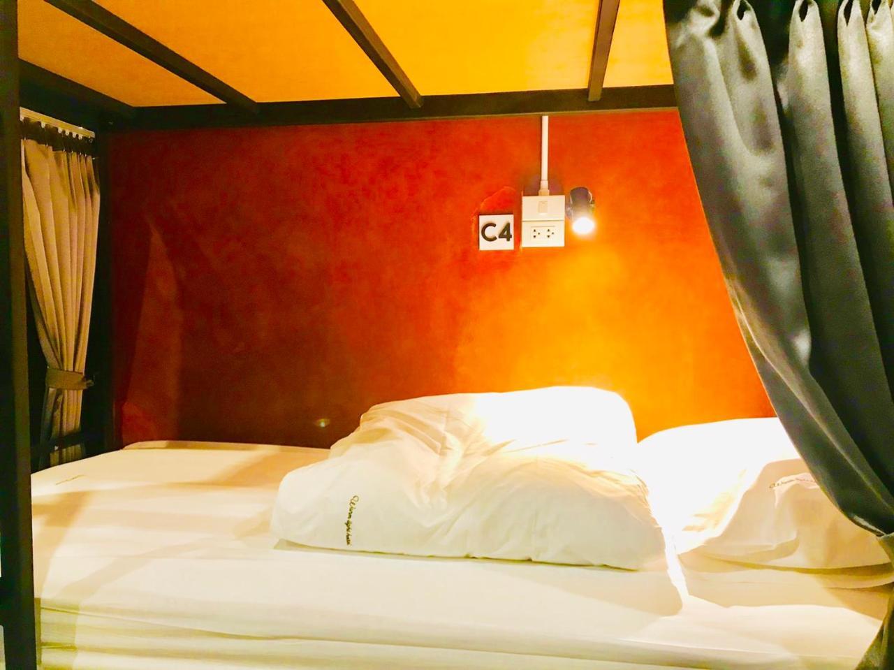 New Warm Light Hostel Чиангмай Екстериор снимка
